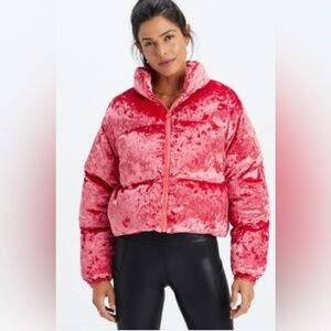Fabletics Women’s Wander Cropped Velour Puffer Jacket Sz L